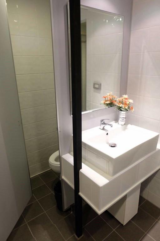 Rockstel Loma Hostel Phuket Bagian luar foto