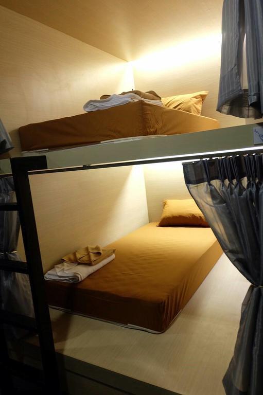 Rockstel Loma Hostel Phuket Bagian luar foto