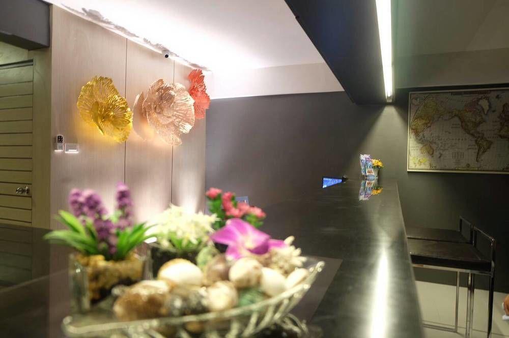 Rockstel Loma Hostel Phuket Bagian luar foto