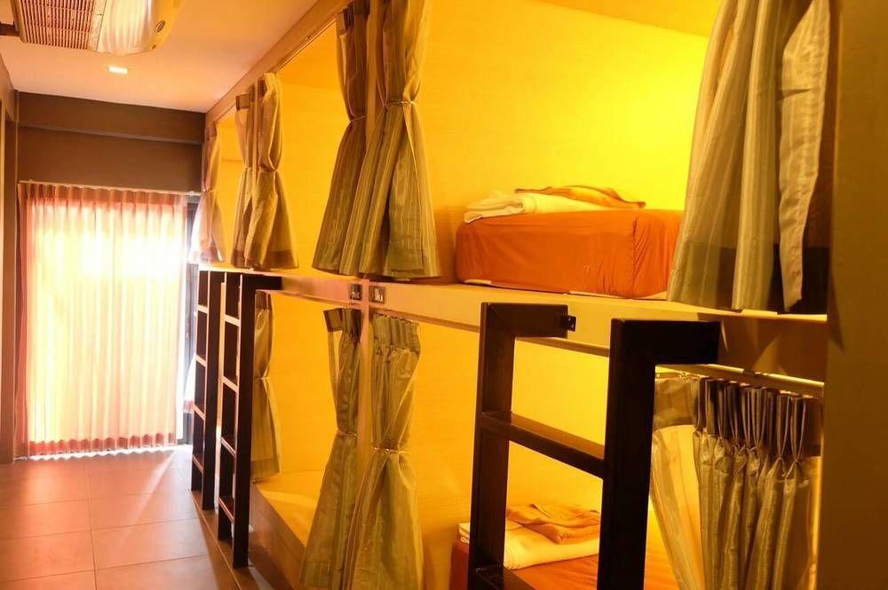 Rockstel Loma Hostel Phuket Bagian luar foto
