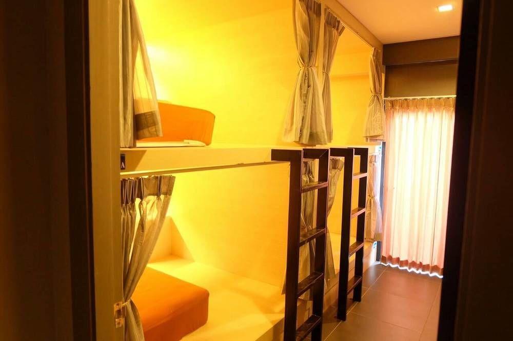 Rockstel Loma Hostel Phuket Bagian luar foto