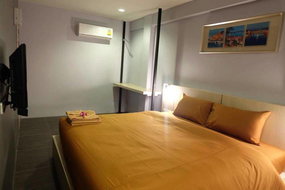 Rockstel Loma Hostel Phuket Bagian luar foto