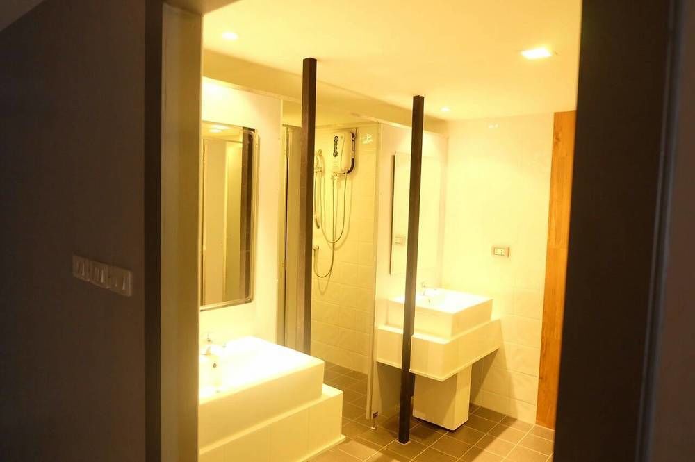 Rockstel Loma Hostel Phuket Bagian luar foto